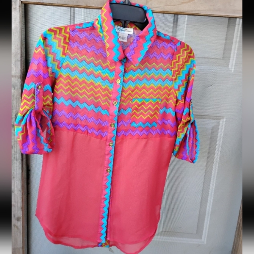 Rebellion Colorful Zigzag Button-Up Silky Blouse